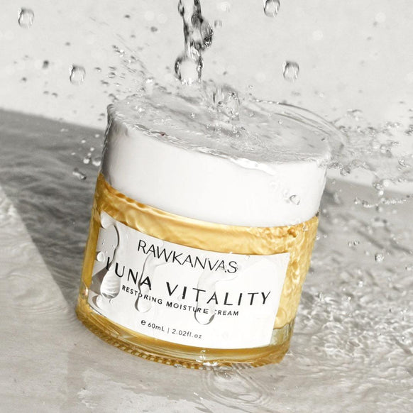 Luna Vitality: Restoring Moisture Cream - RAWKANVAS