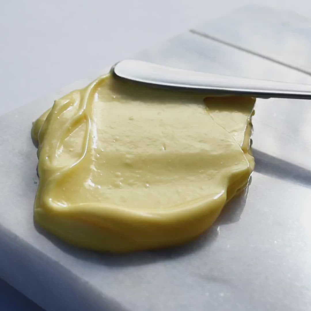 Video of RAWKANVAS Luna Vitality restoring moisture cream to soften and revitalise